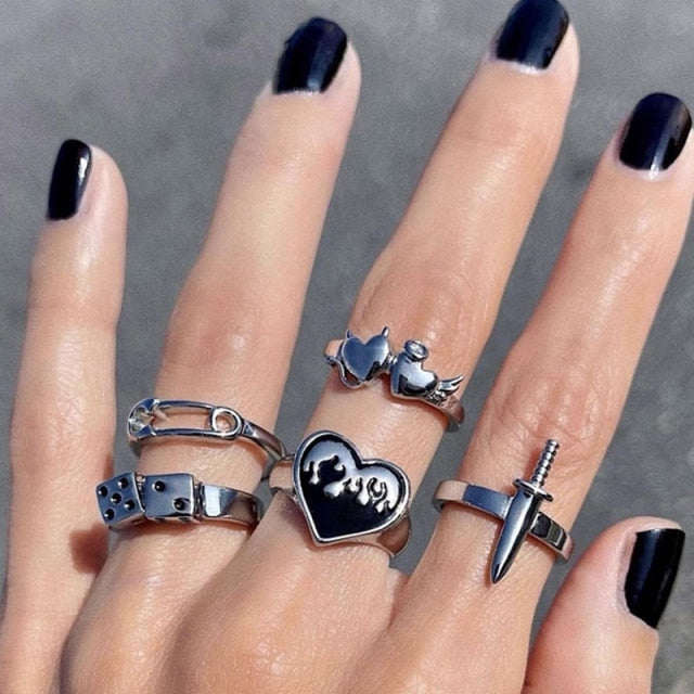 Punk Gothic Love Heart Sword Ring Set for Women 5PCS Vintage Metal Silver Color Skull Butterfly Charms Finger Rings Jewelry Gift