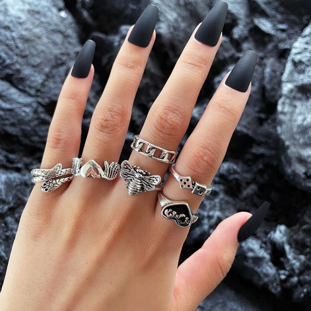 Punk Gothic Love Heart Sword Ring Set for Women 5PCS Vintage Metal Silver Color Skull Butterfly Charms Finger Rings Jewelry Gift